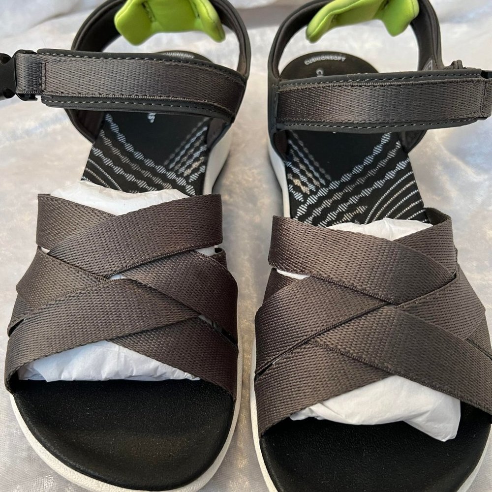 Clarks Mira Tide Sandals Dark Olive - NWT/NIB - Size 6W